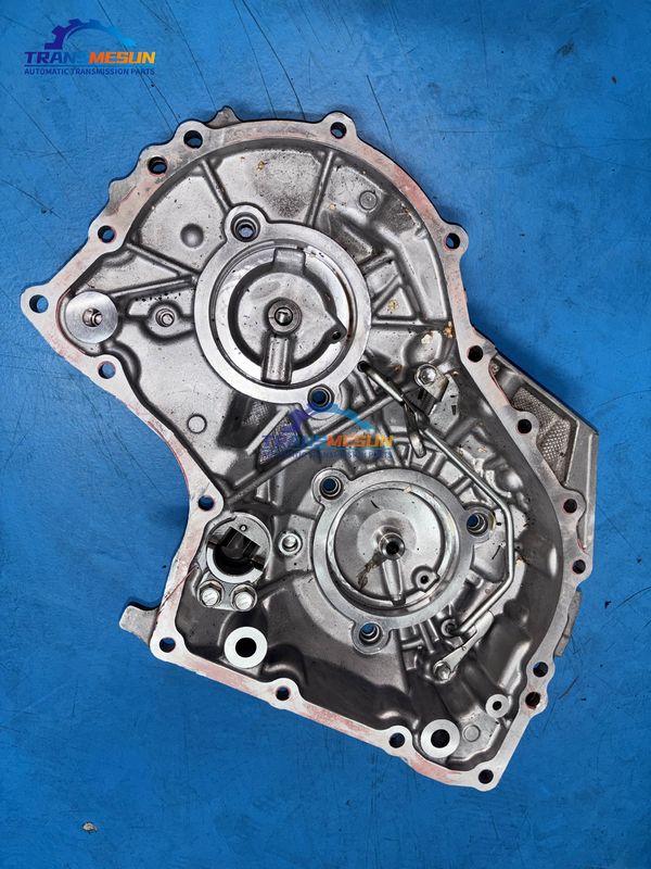 Achterdek van de K114 CVT transmissie met vijf bevestigingsgaten voor de 2019 model Toyota C-HR 2.0L CVT transmissie.