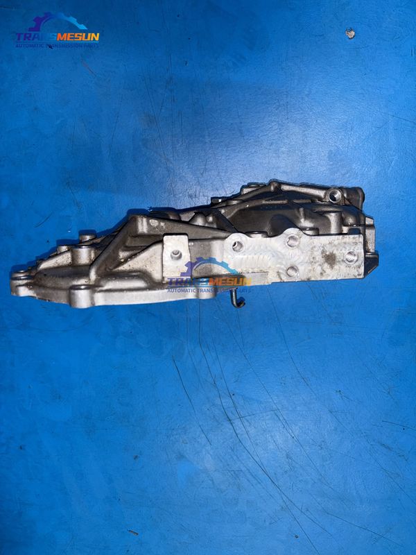 Achterdek van de K114 CVT transmissie met vijf bevestigingsgaten voor de 2019 model Toyota C-HR 2.0L CVT transmissie.